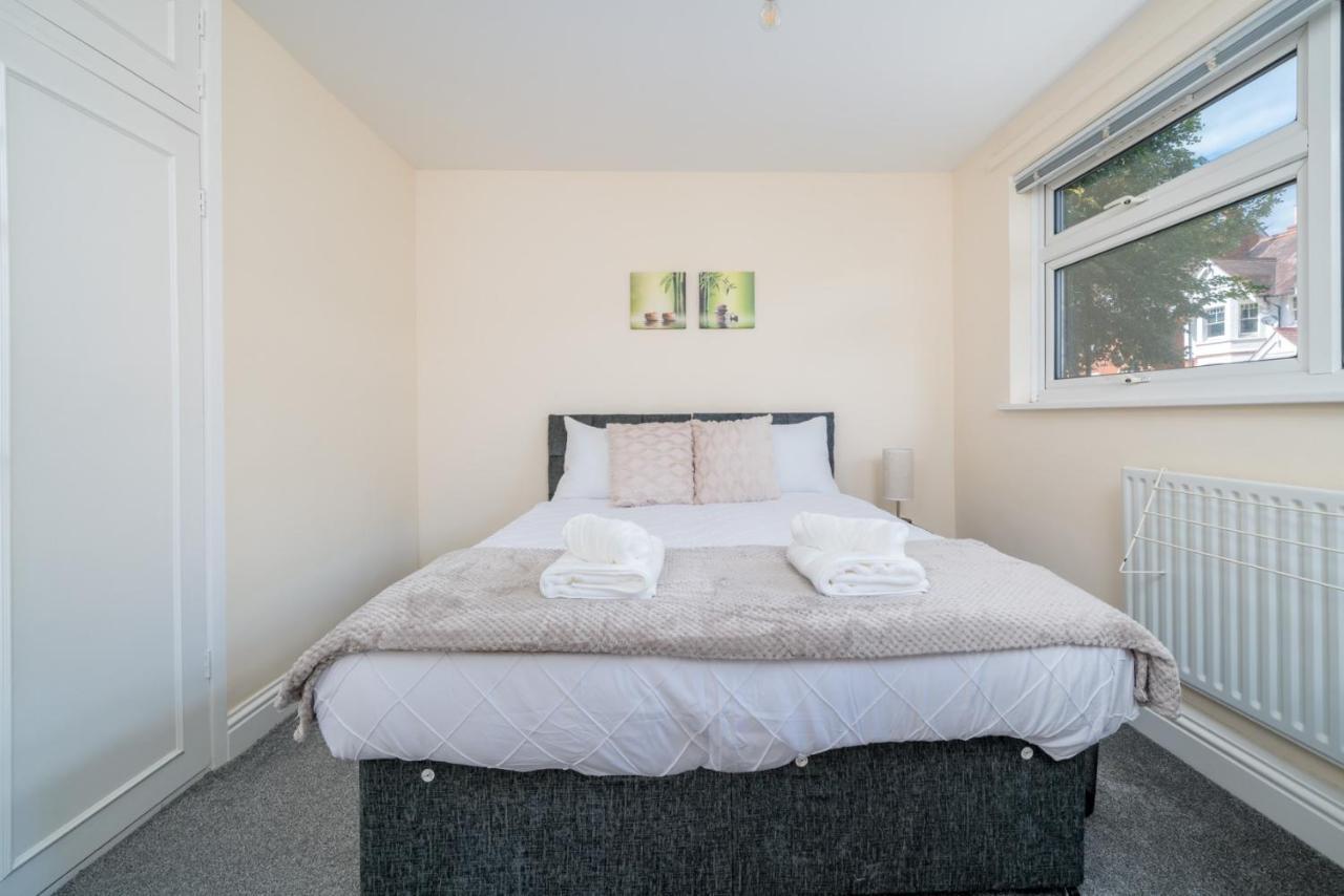 Redhill Surrey 2 Bedroom Pet Friendly Apartment By Sublime Stays Dış mekan fotoğraf
